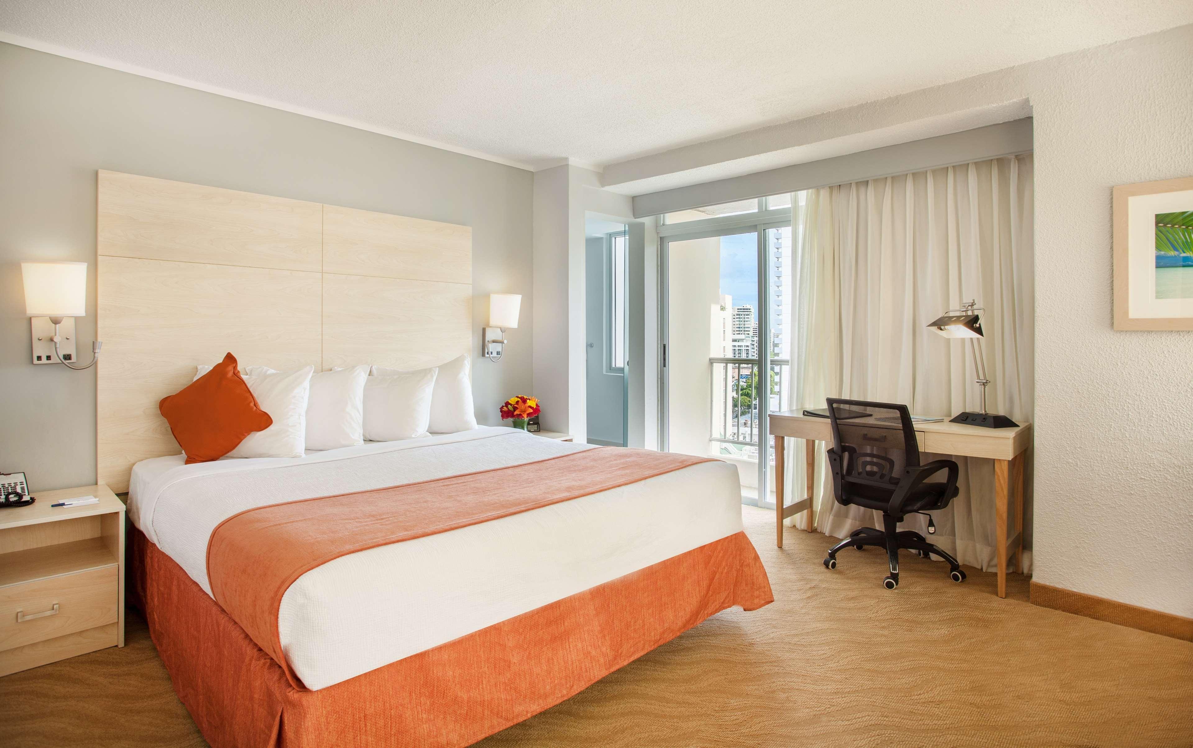 Condado Palm Inn San Juan, Tapestry Collection By Hilton Exterior photo