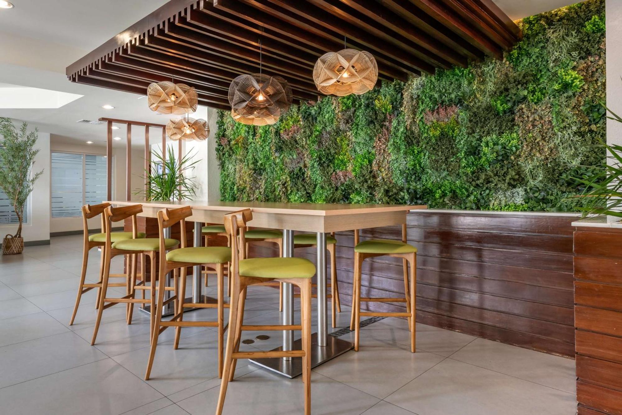 Condado Palm Inn San Juan, Tapestry Collection By Hilton Exterior photo