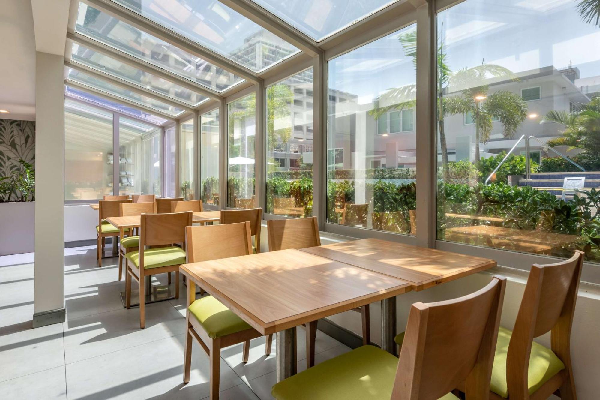 Condado Palm Inn San Juan, Tapestry Collection By Hilton Exterior photo